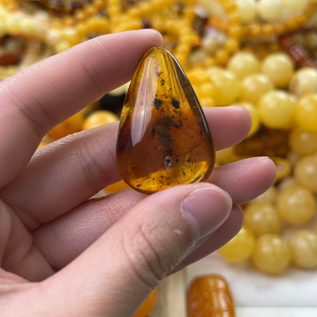 琥珀珠宝奇石未镶嵌