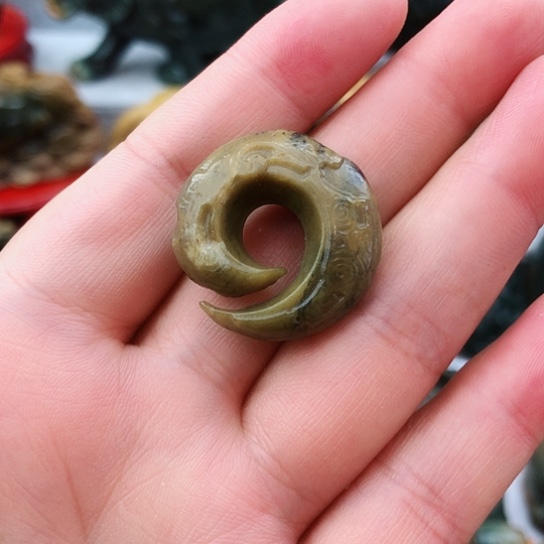 岫岩河磨玉（透闪石质玉）挂件未镶嵌