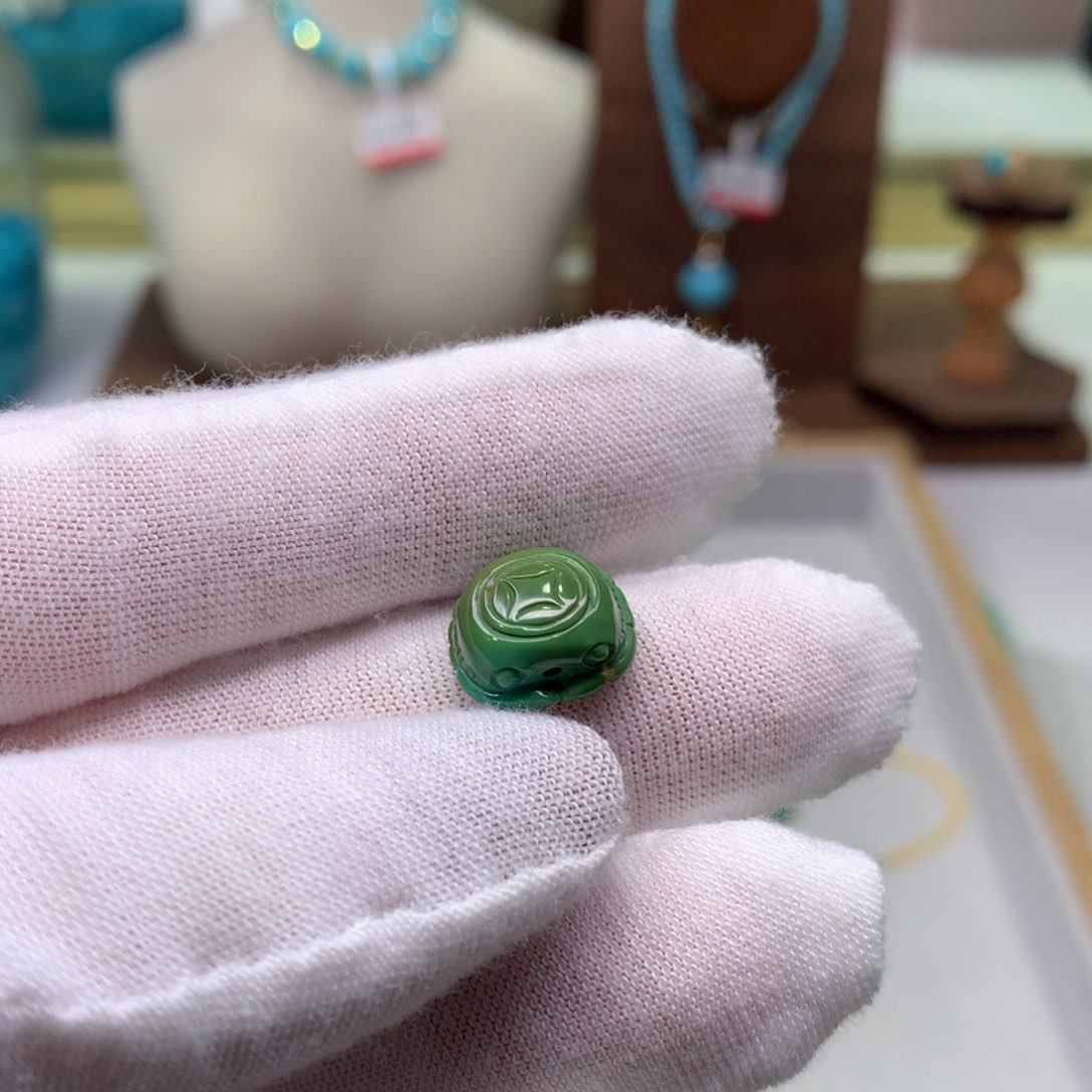 绿松石配饰未镶嵌