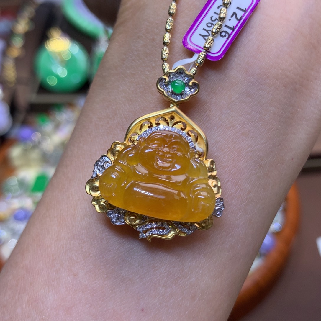 翡翠18K金镶嵌颈饰