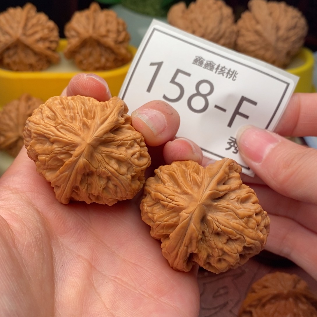 文玩核桃把件红锦鲤42