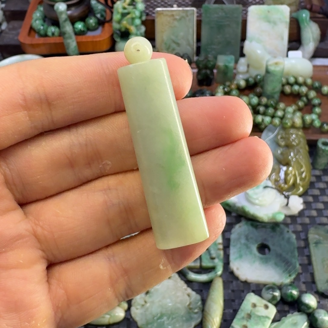 翡翠未镶嵌颈饰翡翠颈饰未镶嵌