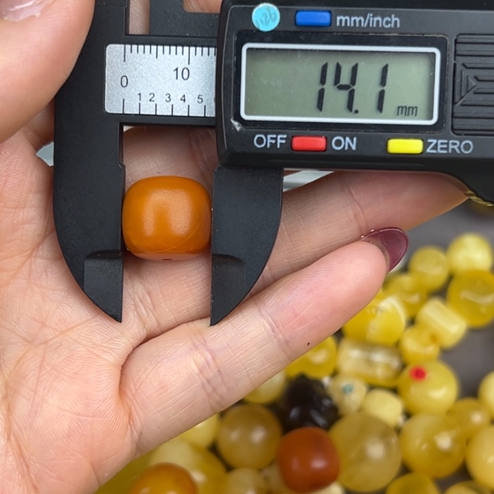 琥珀裸石未镶嵌微瑕33