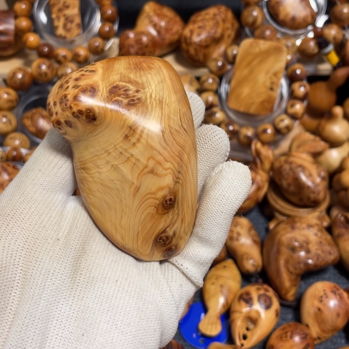 柏木太行崖柏瘤疤金丝手把件