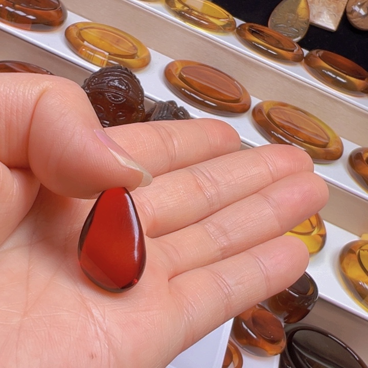 血珀颈饰未镶嵌乌*丫天然缅甸血珀小吊坠