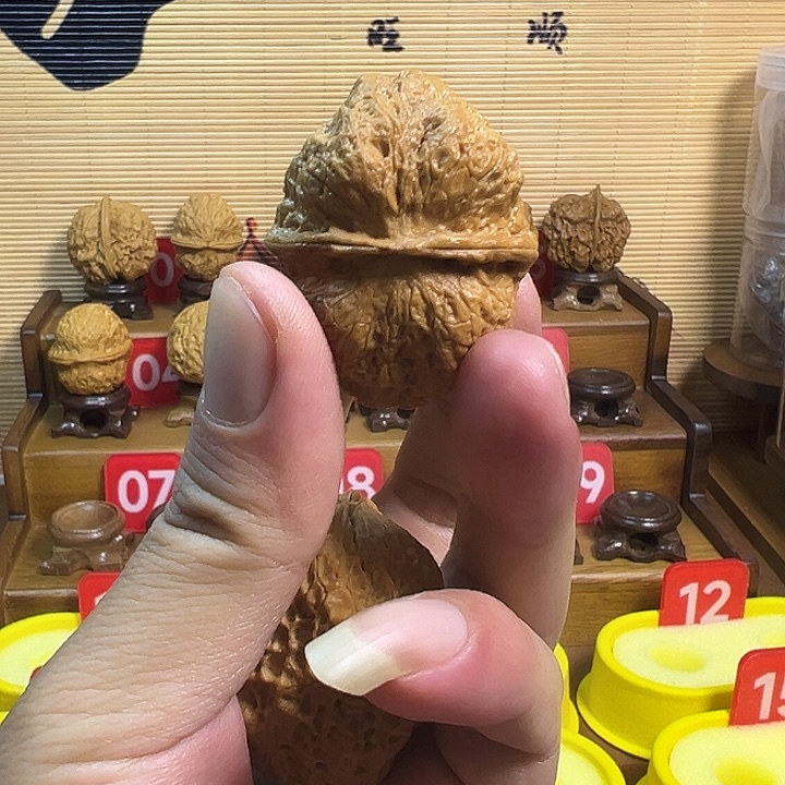 文玩核桃吊坠古蟾王