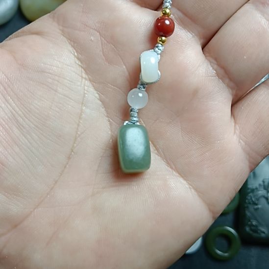 和田玉未镶嵌车挂