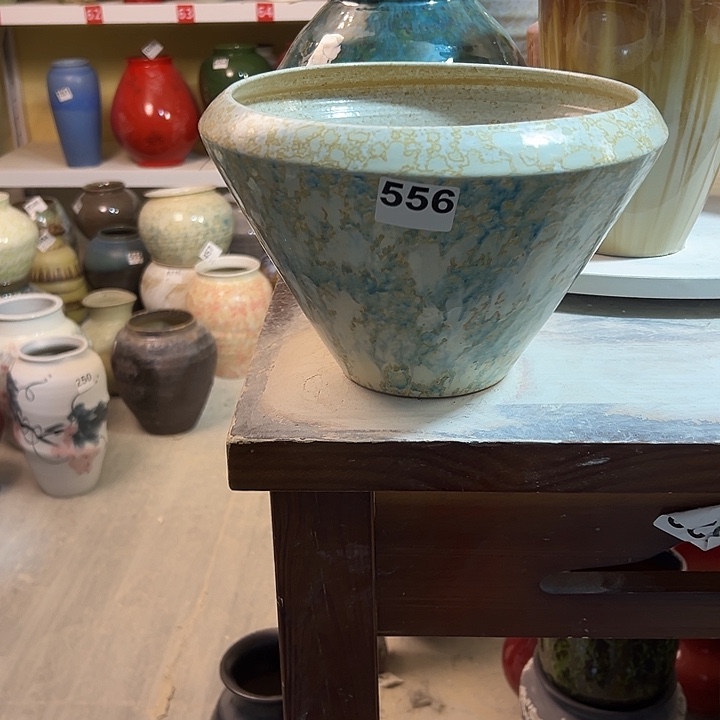 头***)白泥花瓶高18口24。556