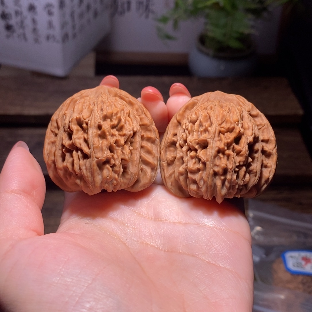 文玩核桃吊坠全品43.5三角四座楼楼