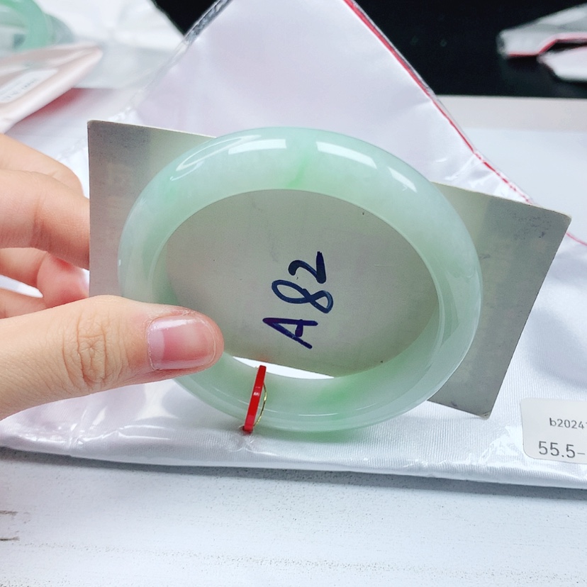 【闪购商品】翡翠手镯未镶嵌天然缅甸a货手镯55+
