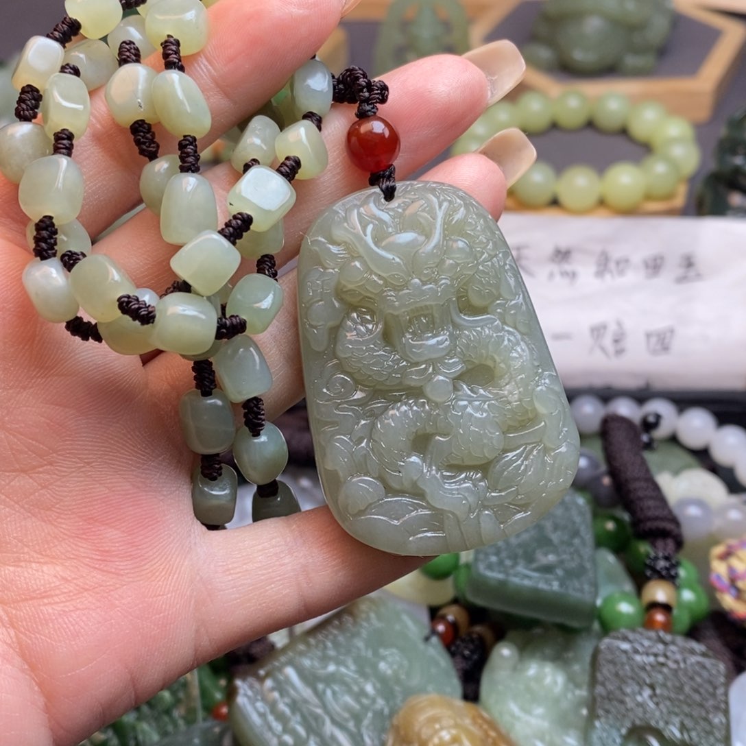 和田玉颈饰未镶嵌