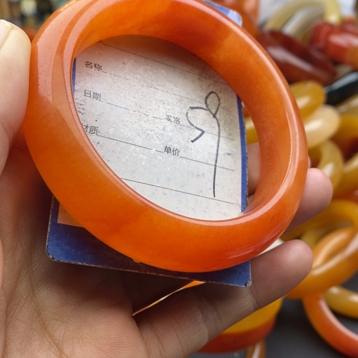 未镶嵌手镯石英质玉