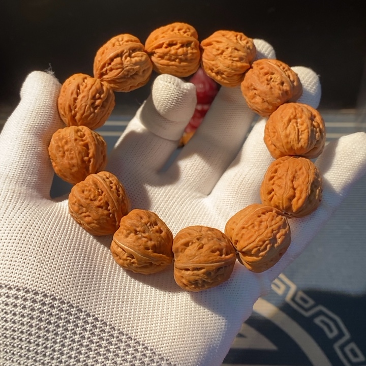 文玩核桃手串……8