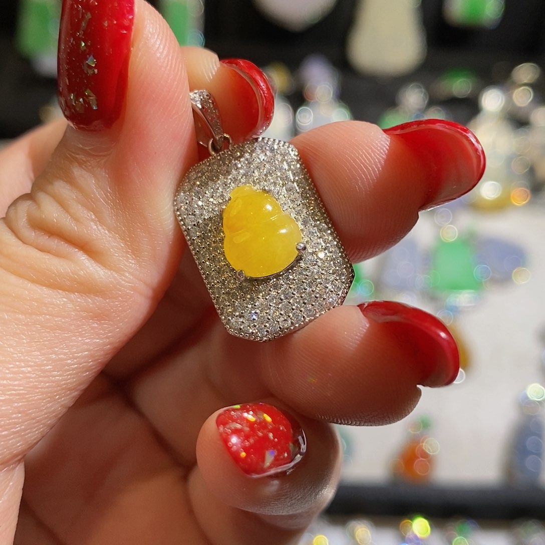 翡翠颈饰银S925镶嵌天然翡翠