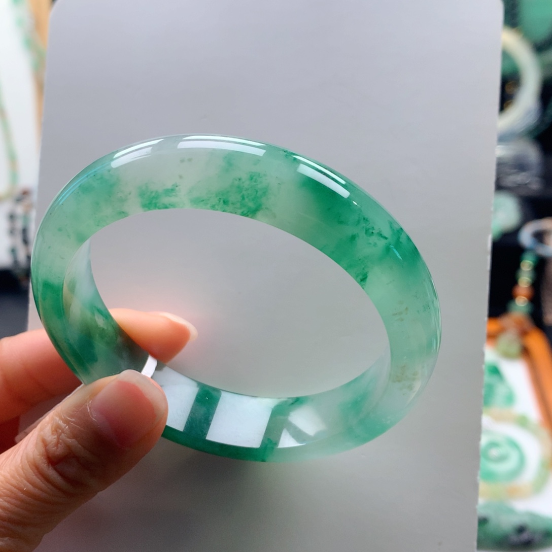 未镶嵌手镯石英质玉