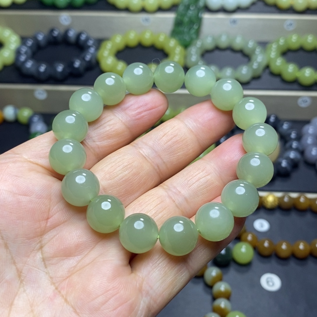 和田玉未镶嵌手串