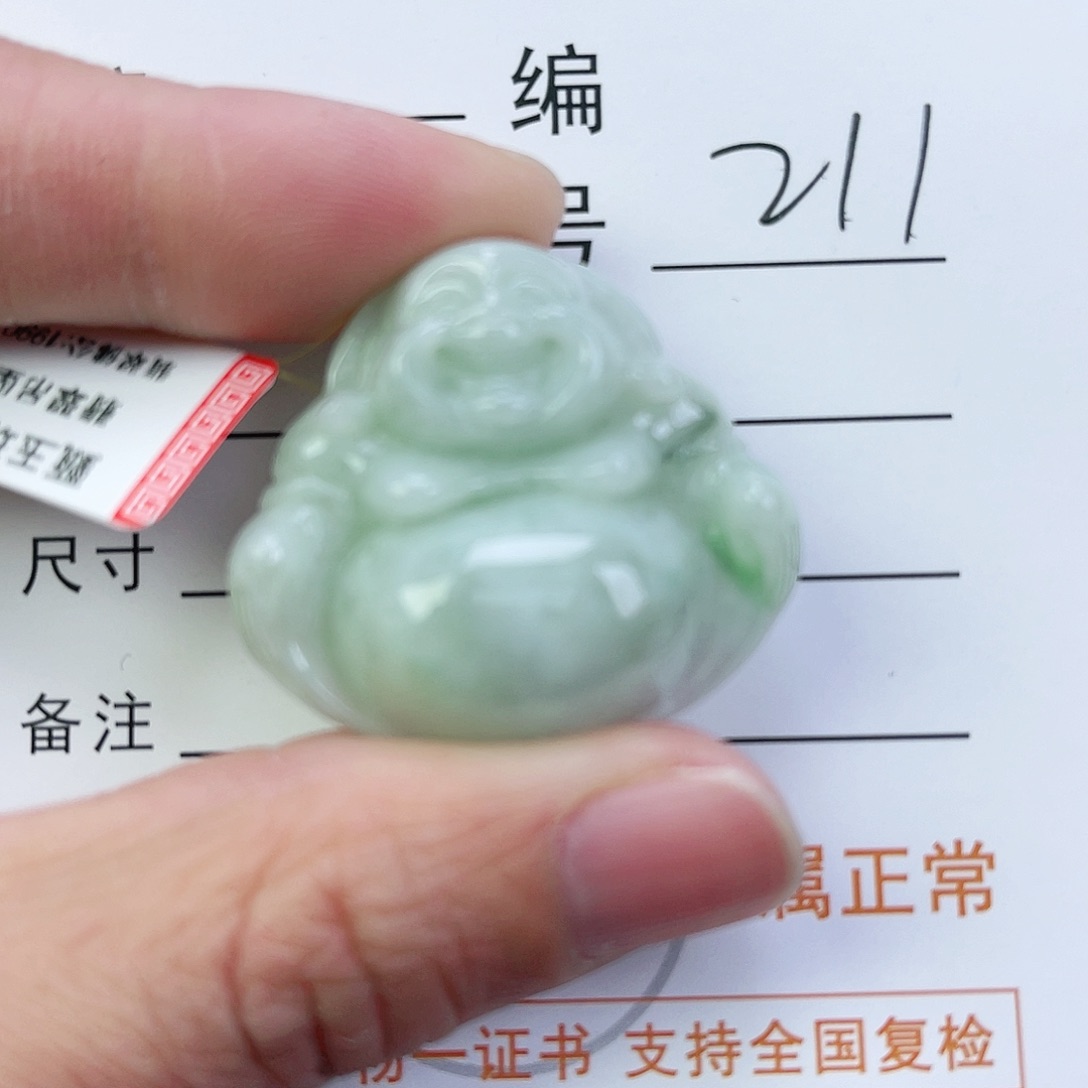 翡翠颈饰未镶嵌佛公