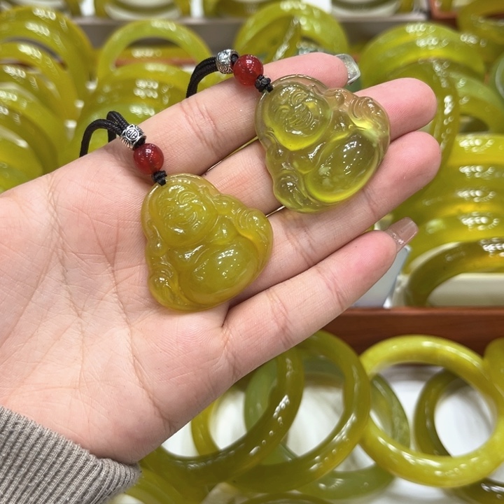 蛇纹石玉颈饰未镶嵌