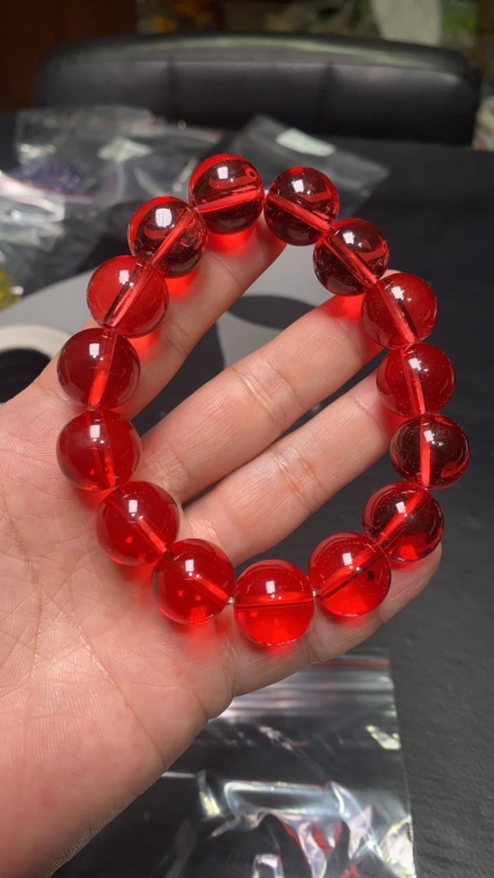 D 484  卡16 红晶手串