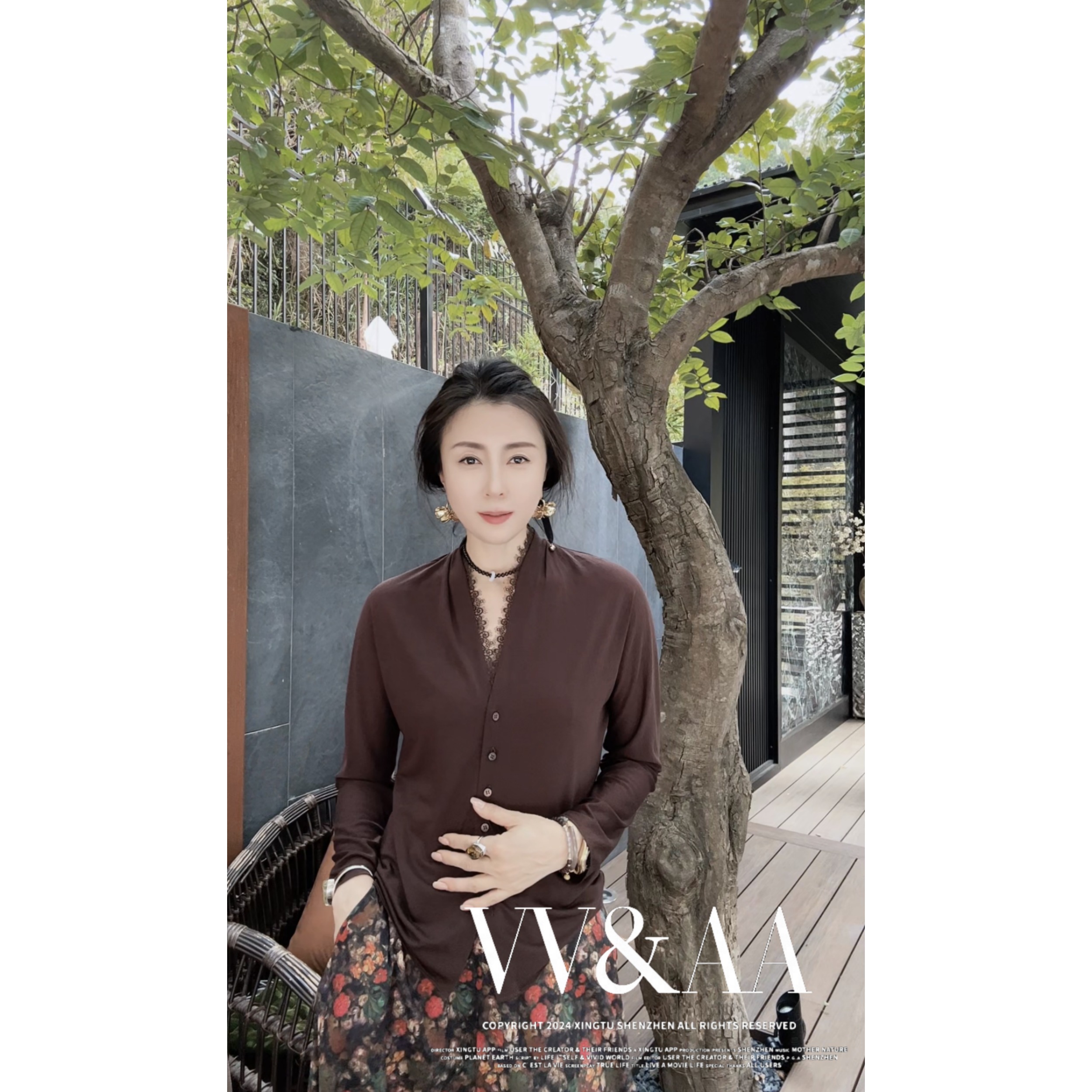 VV&AA V领轻奢开衫款乔其纱上衣 R580