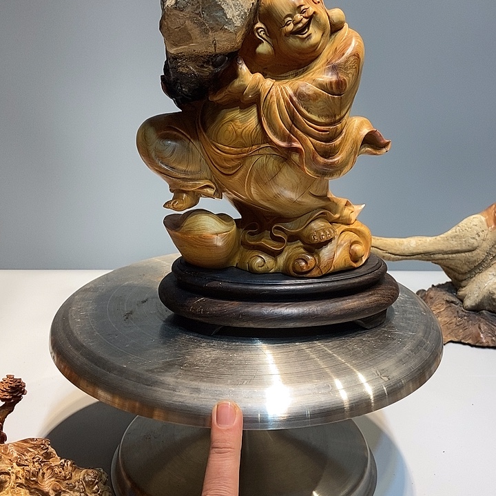 L***N柏木弥勒佛抱石崖柏