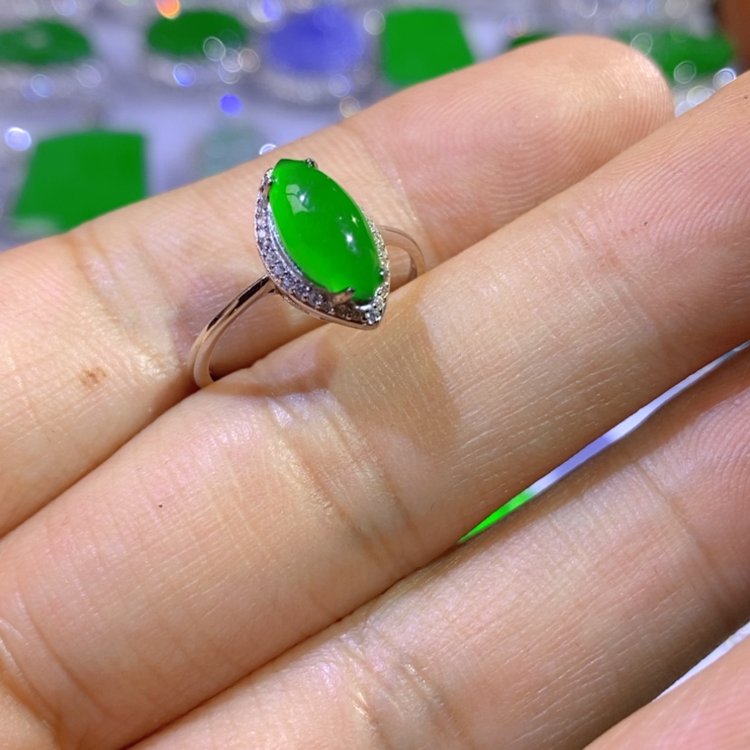 【闪购商品】翡翠挂件银S925镶嵌天然翡翠