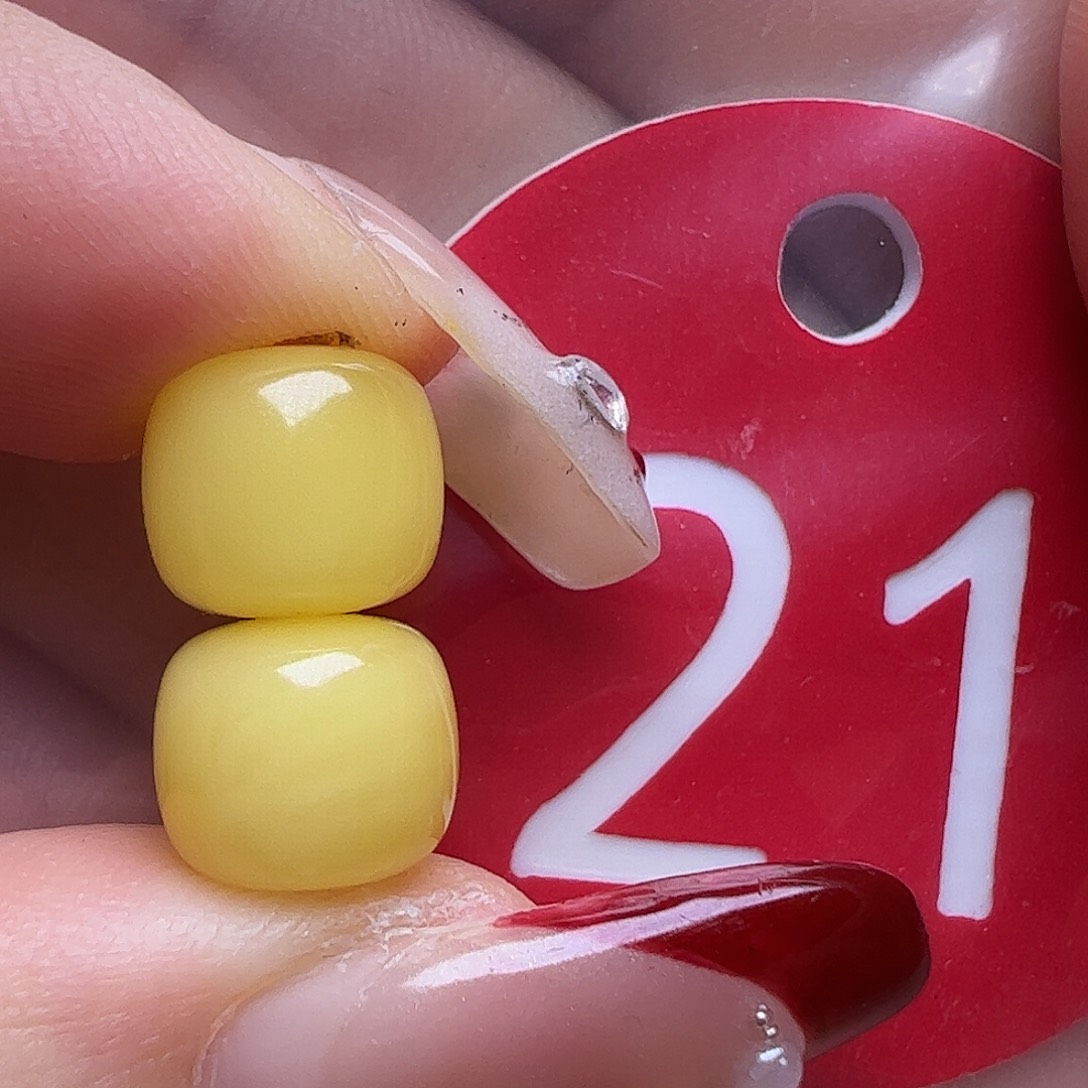 蜜蜡未镶嵌珠宝奇石8.5mm鸡油黄老型