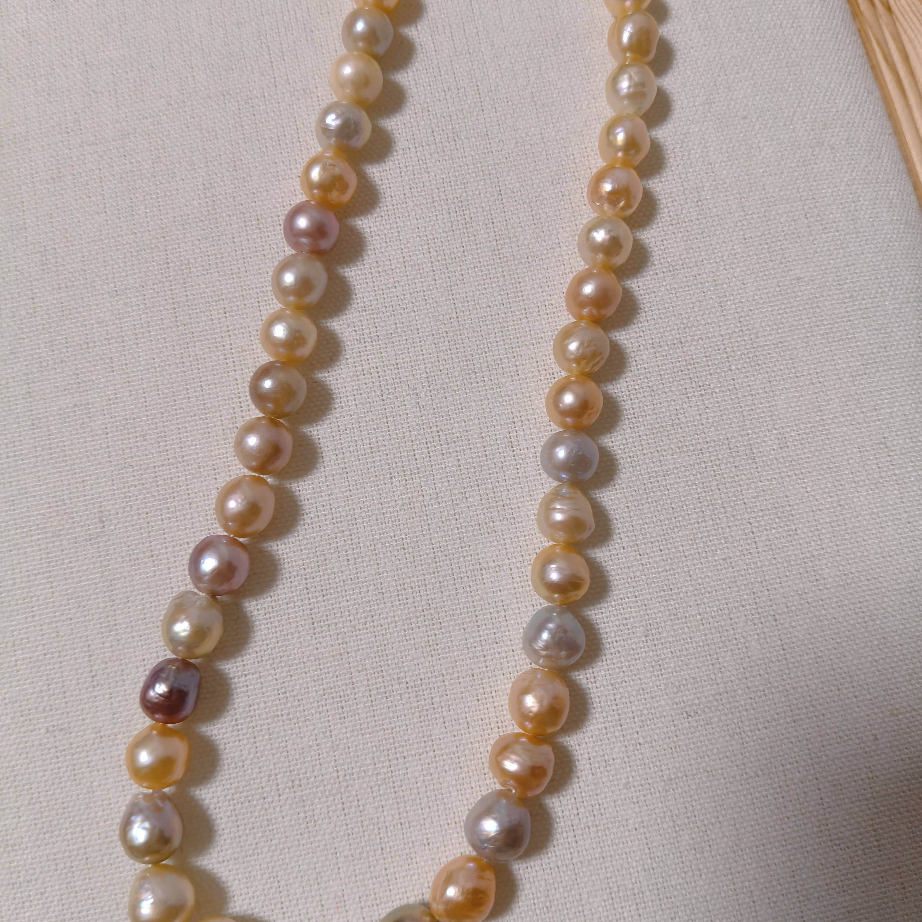 239--天然淡水珍珠项链，糖果皱巴9-10