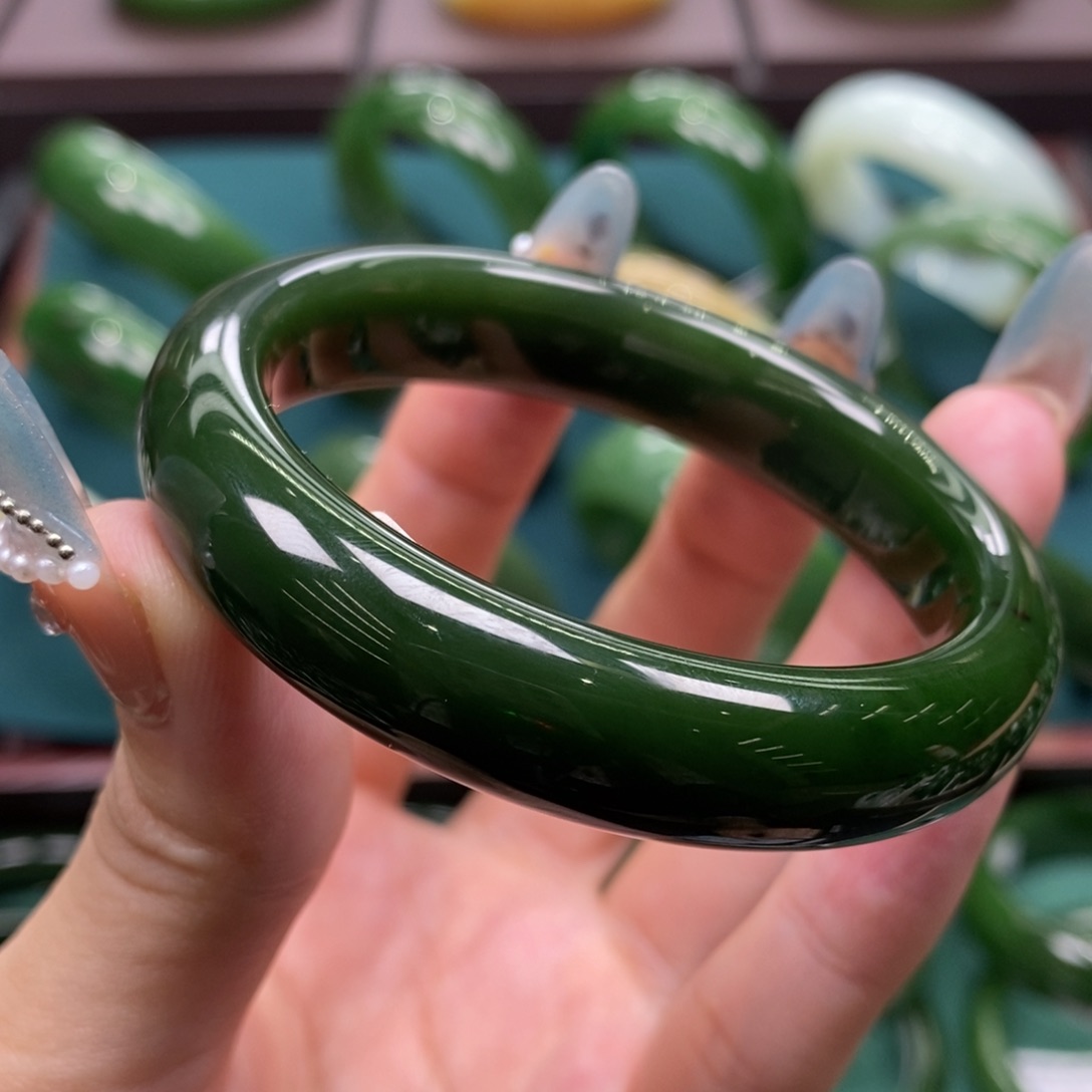 和田玉（碧玉）未镶嵌手镯5152