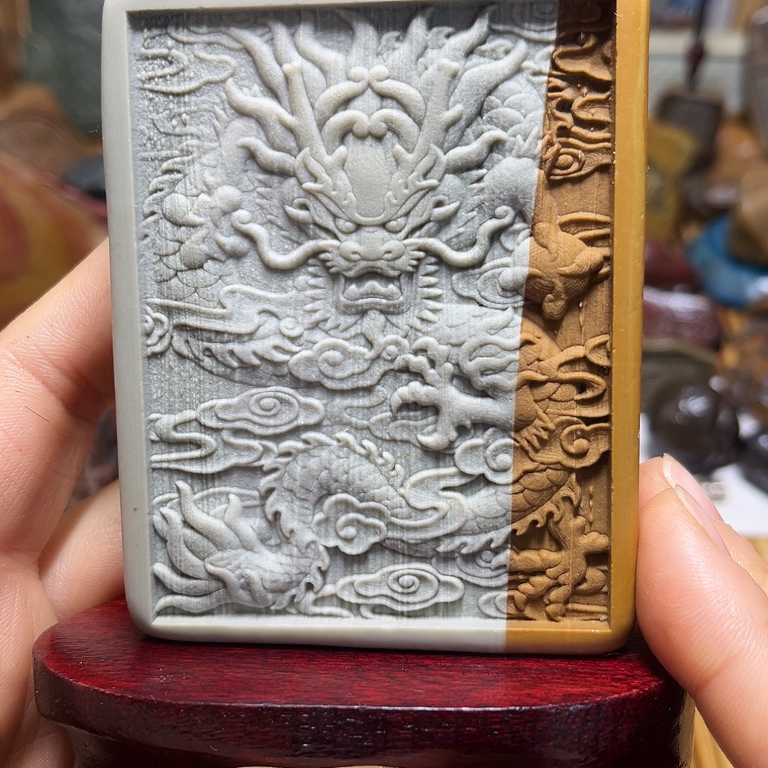 新疆原石雕刻手把件