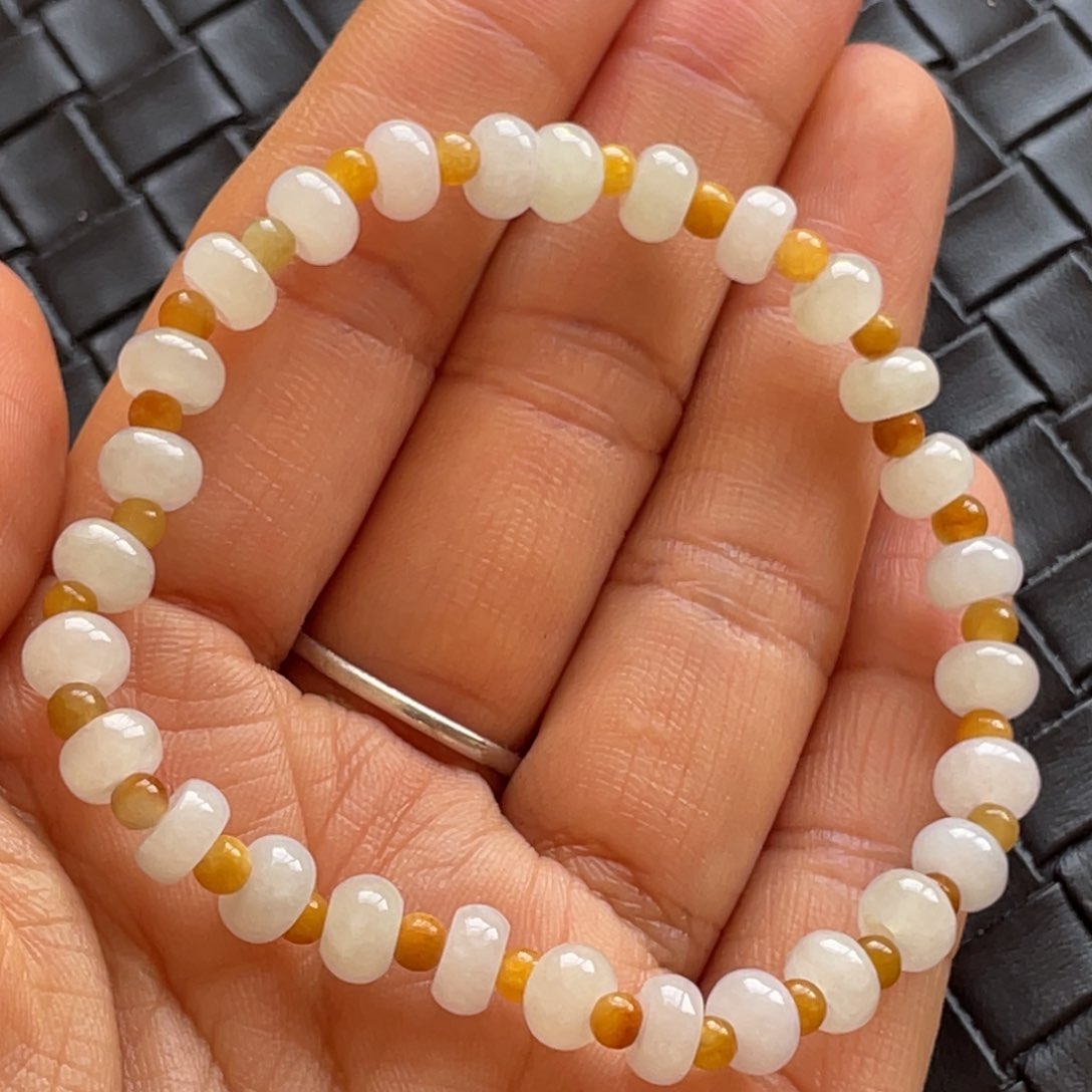 翡翠手串未镶嵌黄白搭配