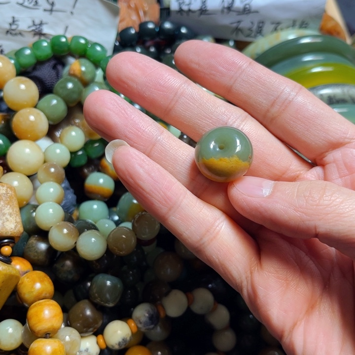 岫岩河磨玉（透闪石质玉）手链未镶嵌