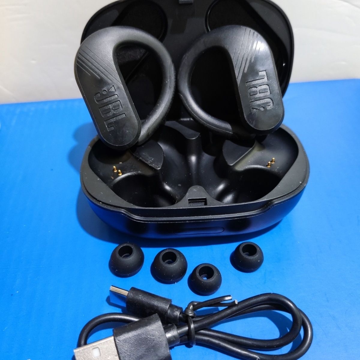 9新  JBL endurance peak2挂耳入耳蓝牙耳机