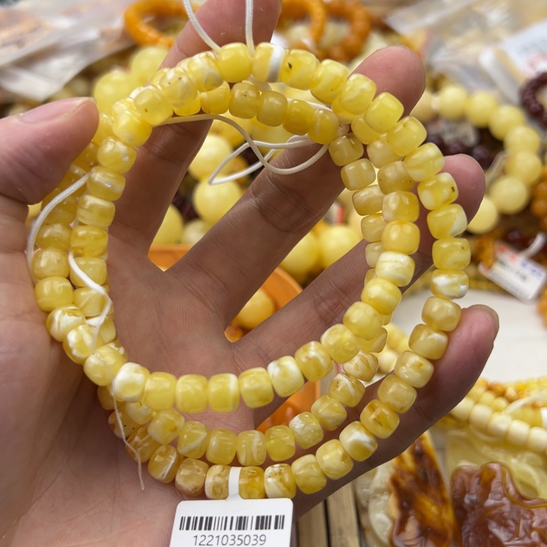 琥珀珠宝奇石未镶嵌