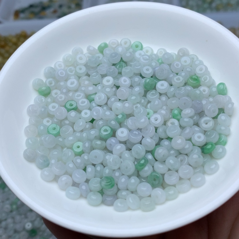 【闪购商品】翡翠手链未镶嵌卡3乘5冰绿白算盘100颗