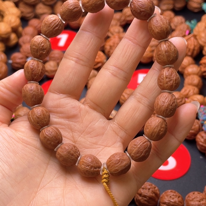 文玩核桃吊坠小金豆