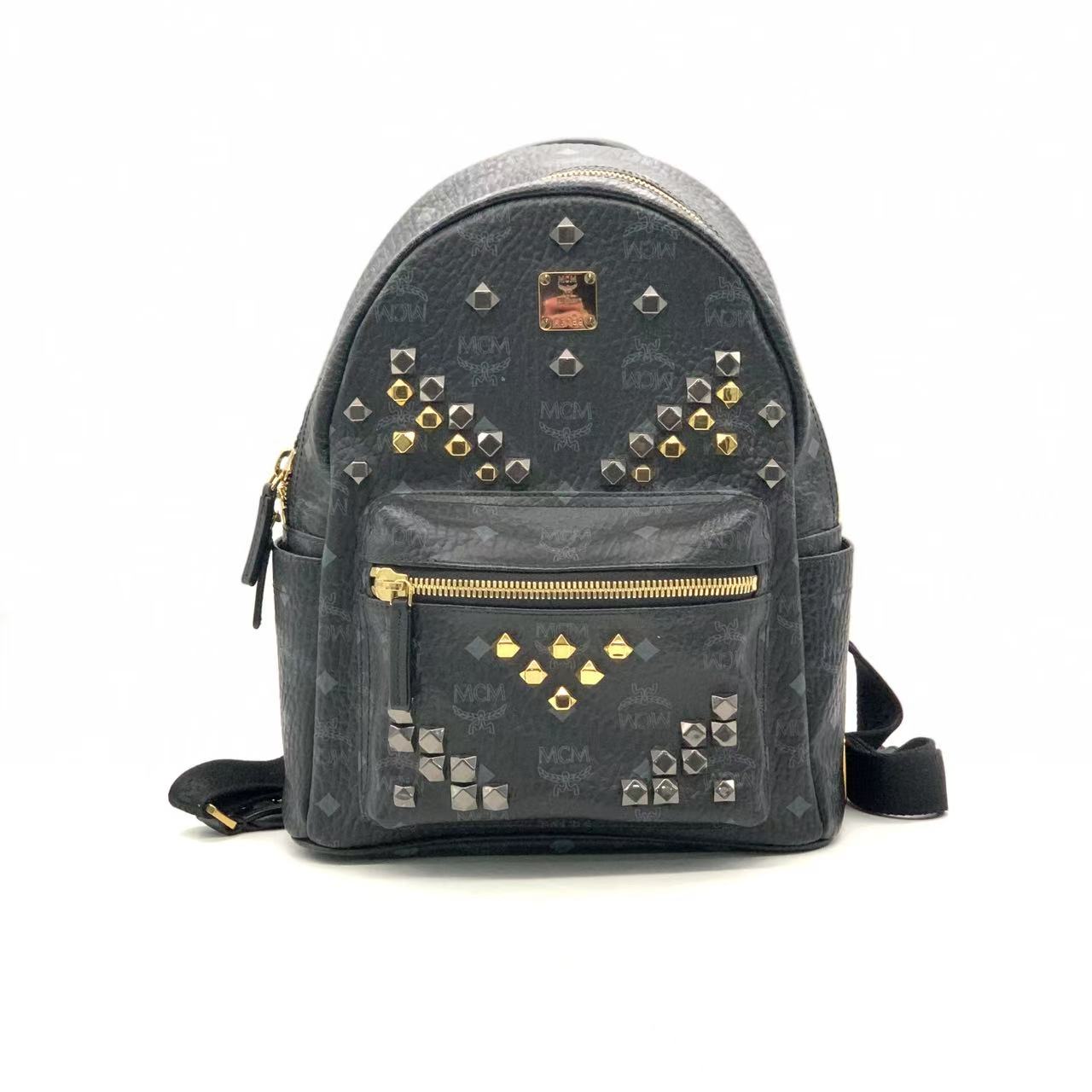 95新 MCM 黑色铆钉中号双肩包