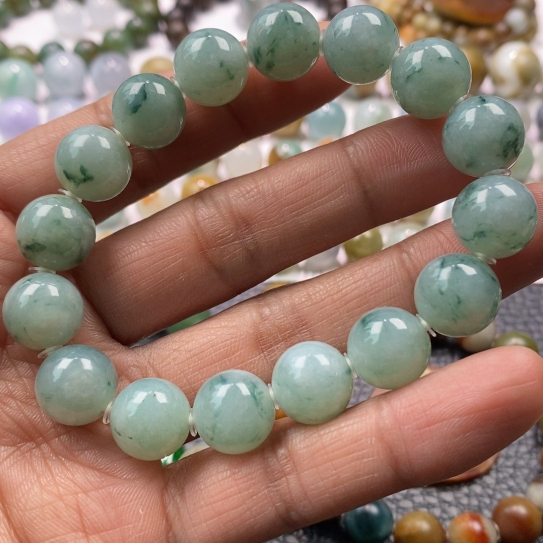 翡翠手链未镶嵌珠子