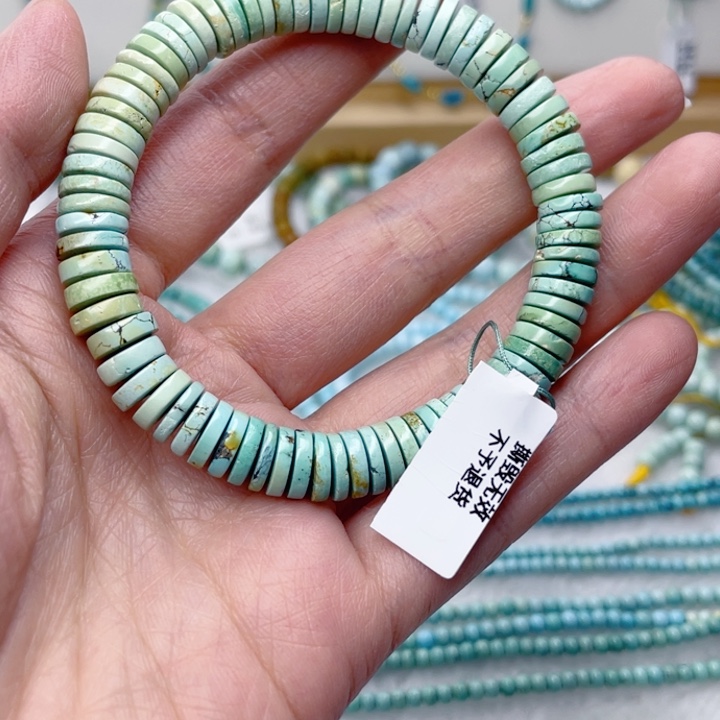 绿松石未镶嵌颈饰