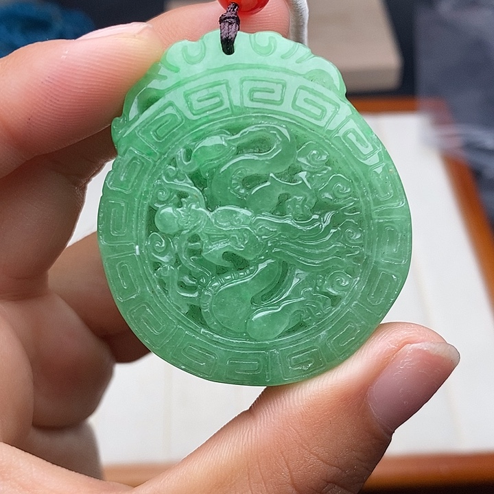 翡翠未镶嵌颈饰402手串