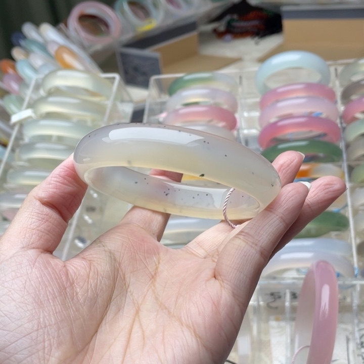 玛瑙/玉髓未镶嵌手镯