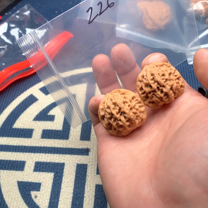 文玩核桃吊坠32秦闷226