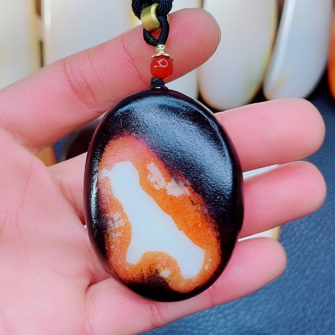 用***山和田玉未镶嵌挂件