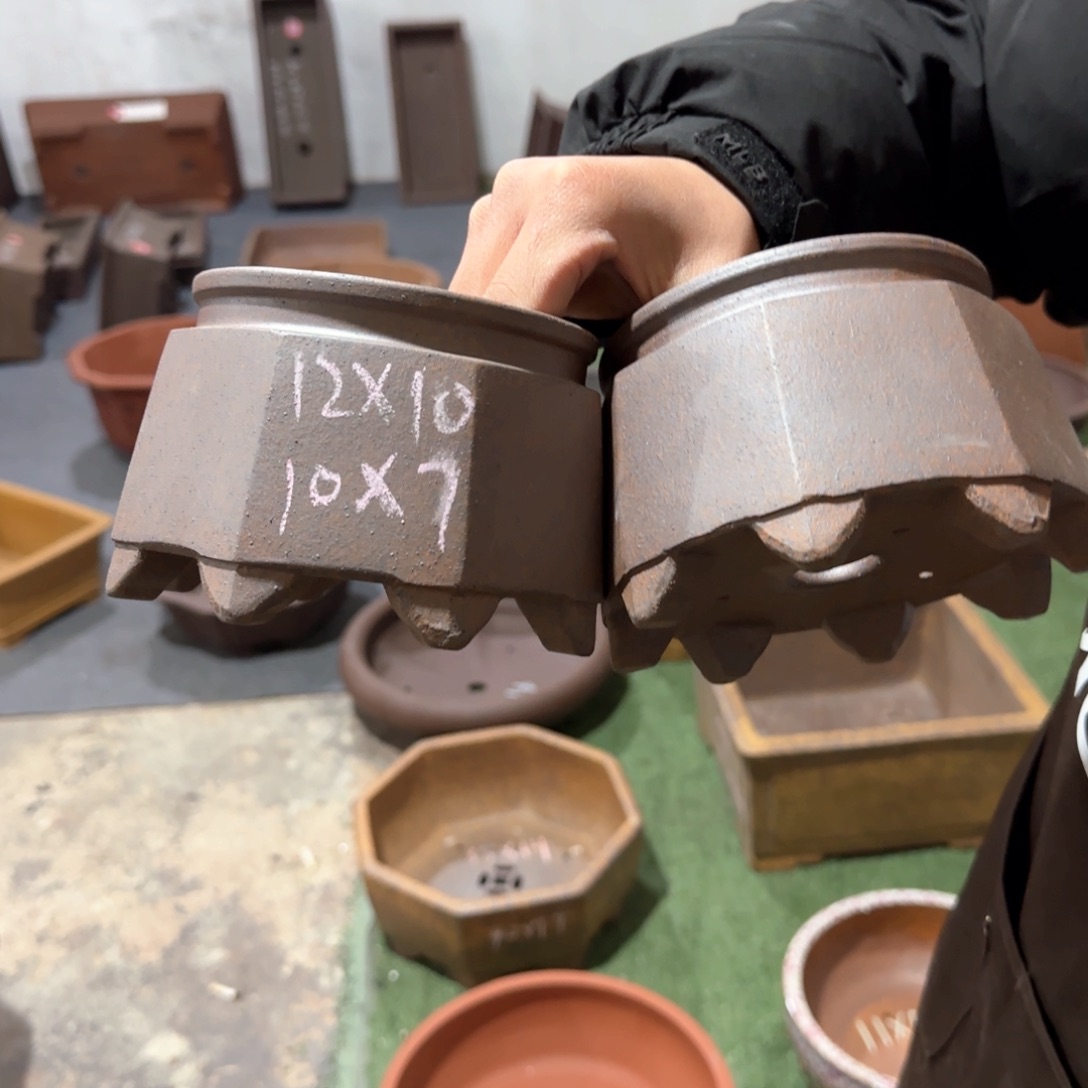 紫砂花盆呜呜呜呜