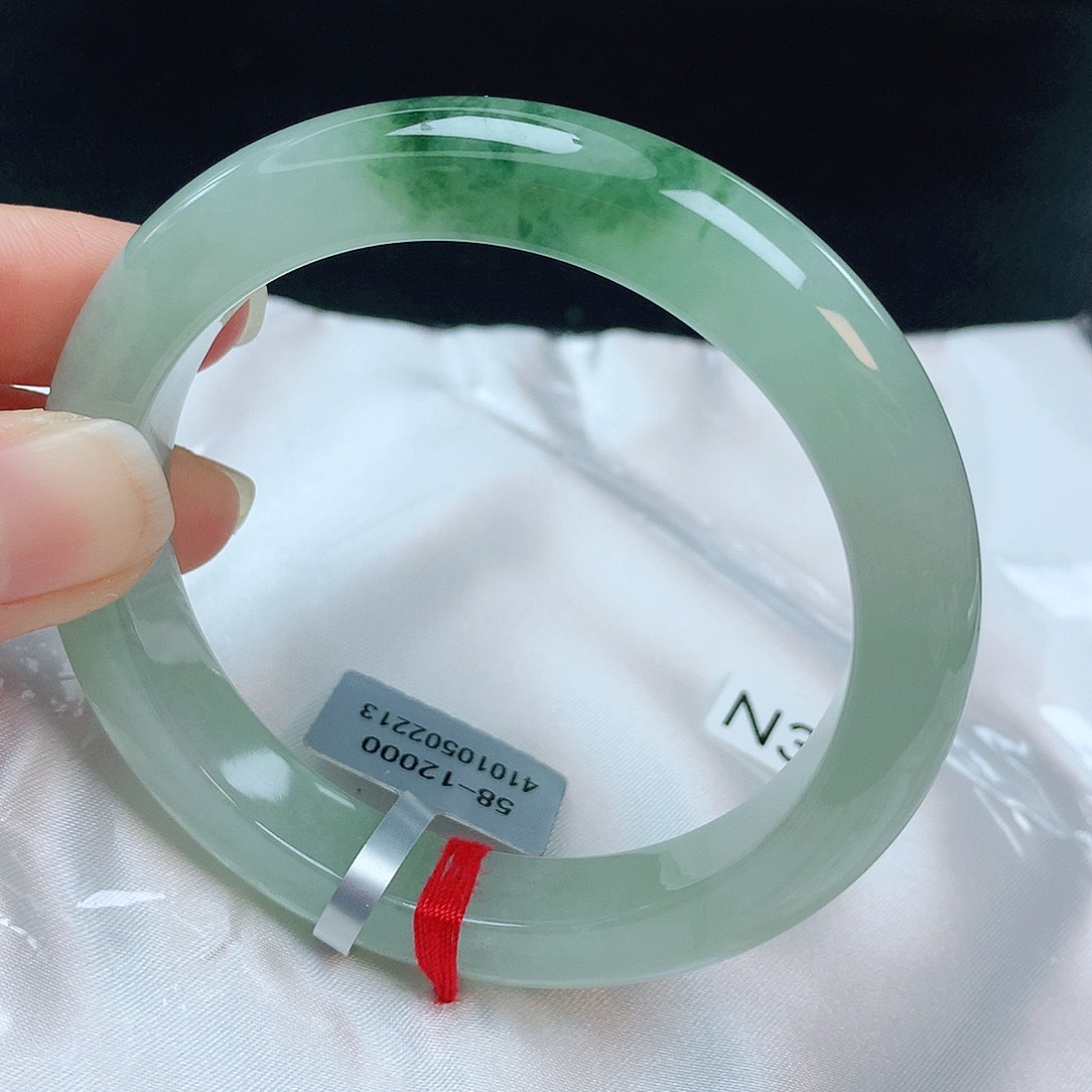 翡翠手镯未镶嵌缅甸天然A货翡翠手镯