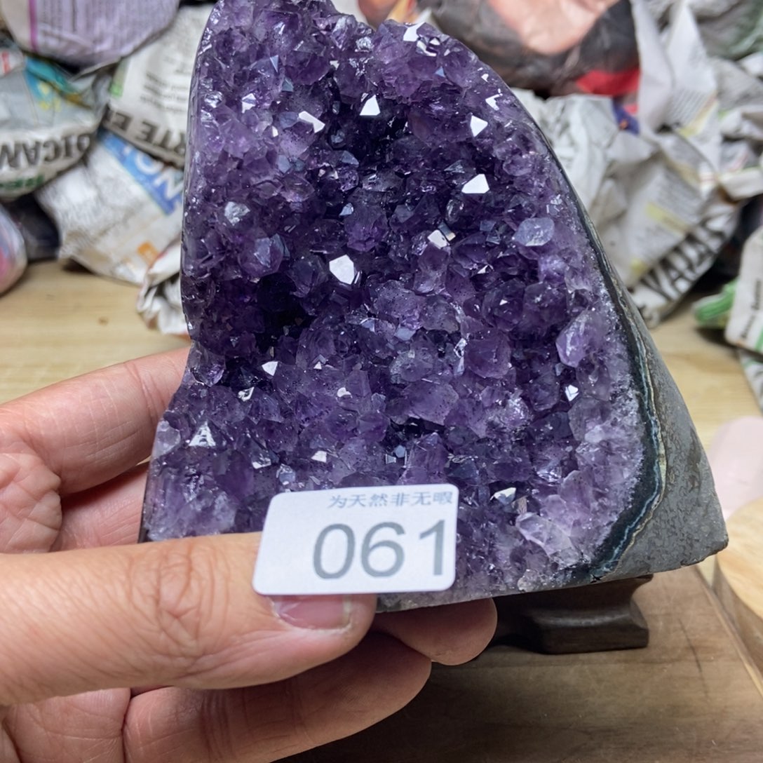 紫晶天然水晶摆件未镶嵌