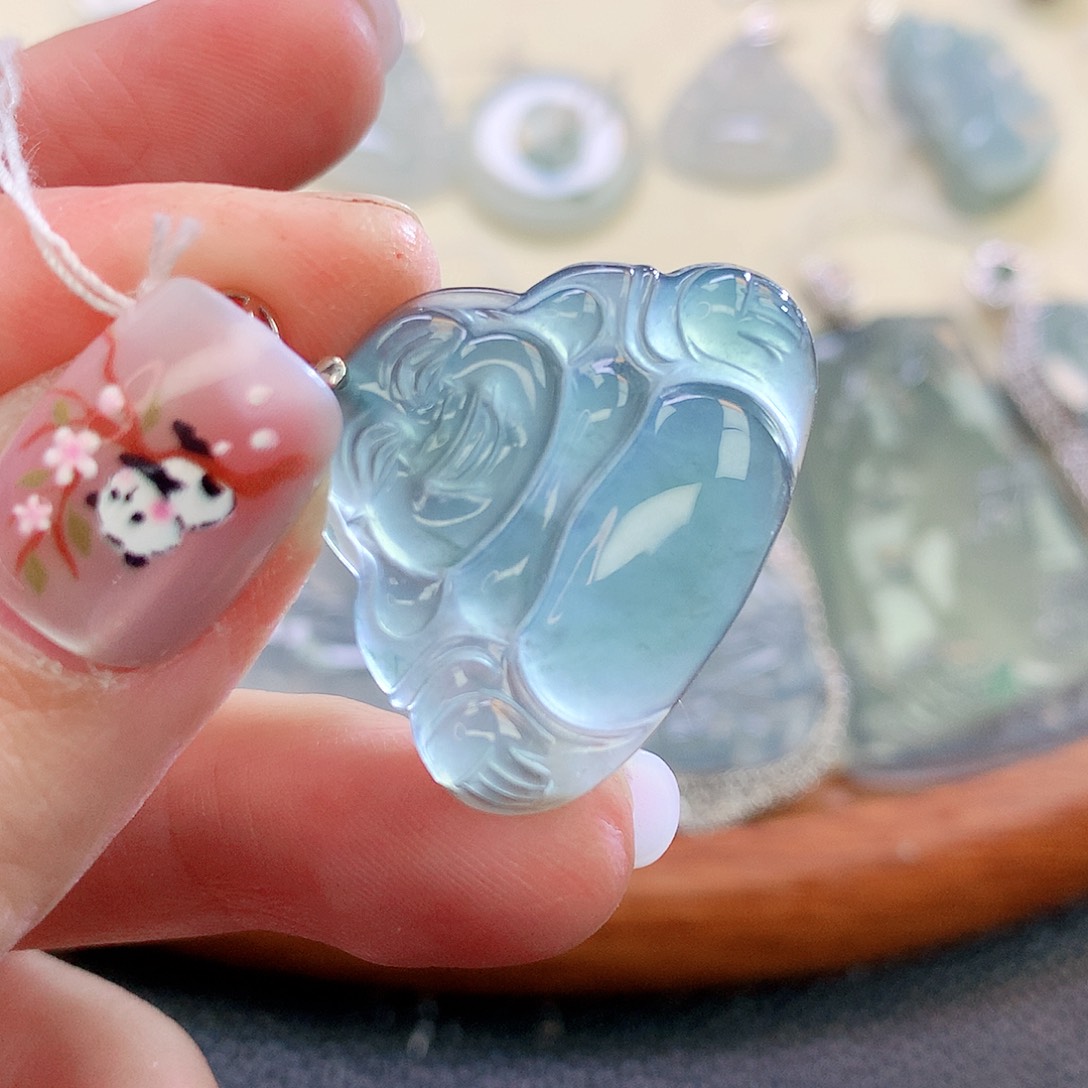 翡翠颈饰未镶嵌翡翠