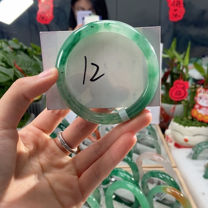石英质玉手镯未镶嵌天然A货非洲翠手镯