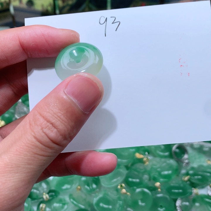 石英质玉颈饰未镶嵌