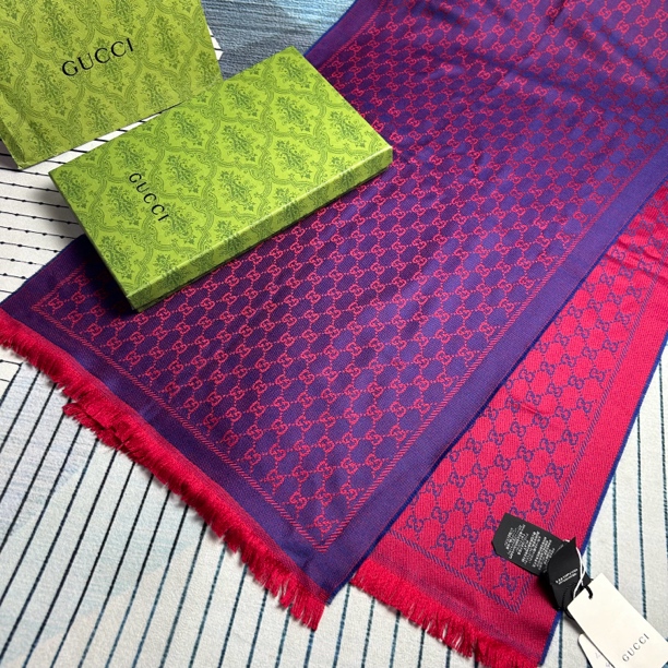 未使用 GUCCI/古驰 古驰紫色满印双面围巾